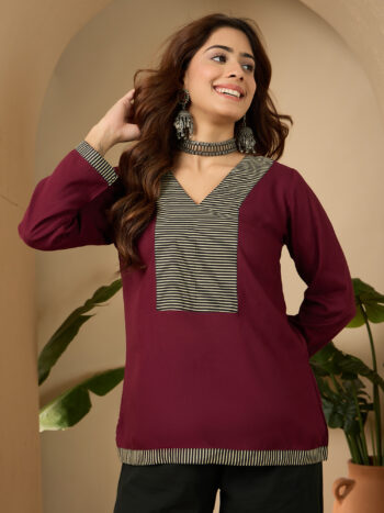 WINE V NECK BLACK STRIPE PATCH TOP