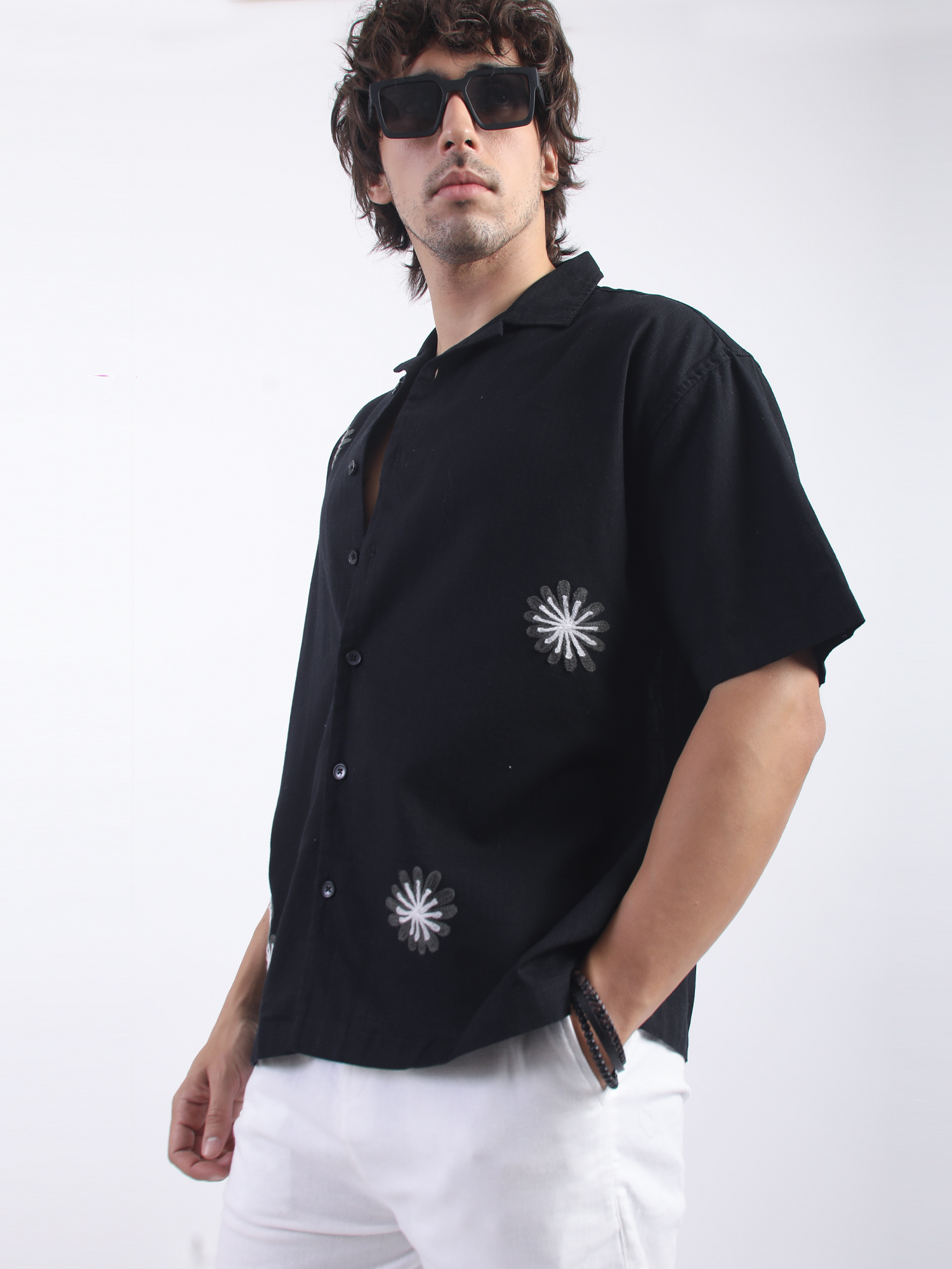 MN26-SHIRT-HS-BLACK-MYSTIC-PETALS_3