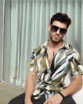 Men Printed Cut Away Collar Casual Shirt